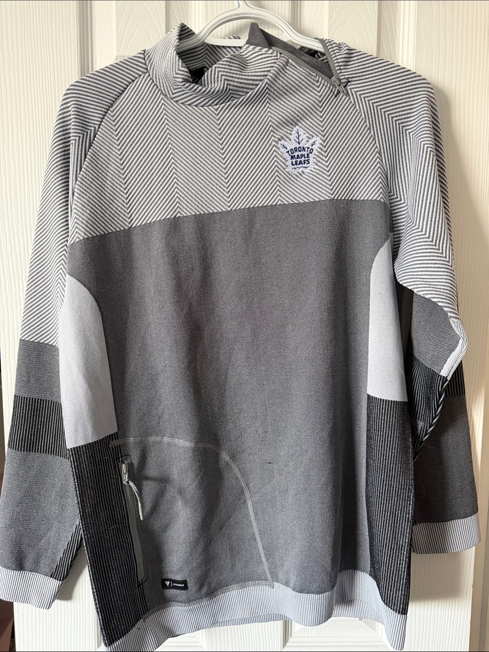 Women's Long Sleeve Pullover - Gray